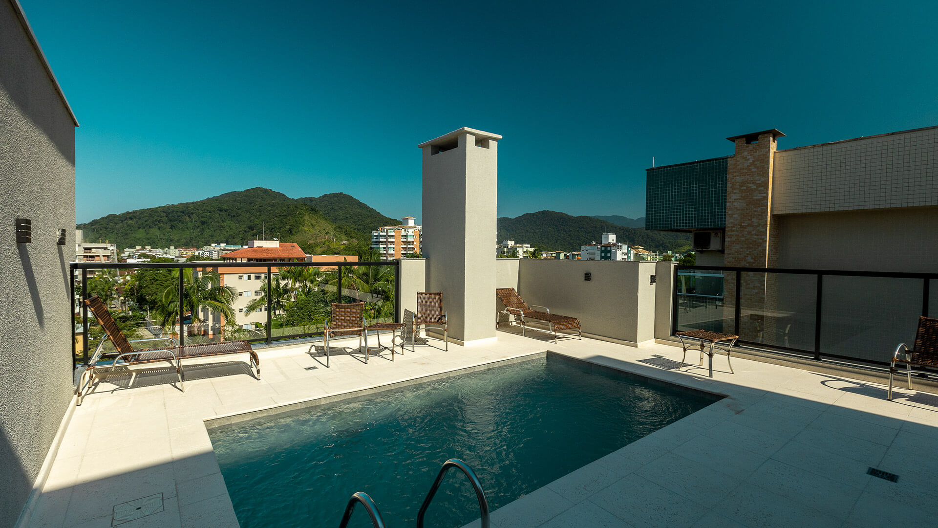 Residencial-citta-di-pavia-piscina01